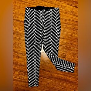 Peter Nygard Luxe Black and White Leggings